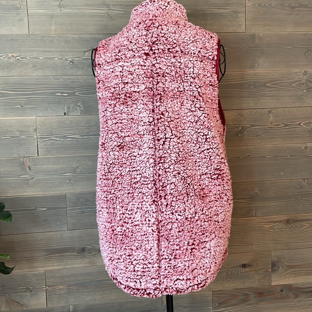EUC Sherpa burgundy zip down vest with pockets - Picture 5 of 5